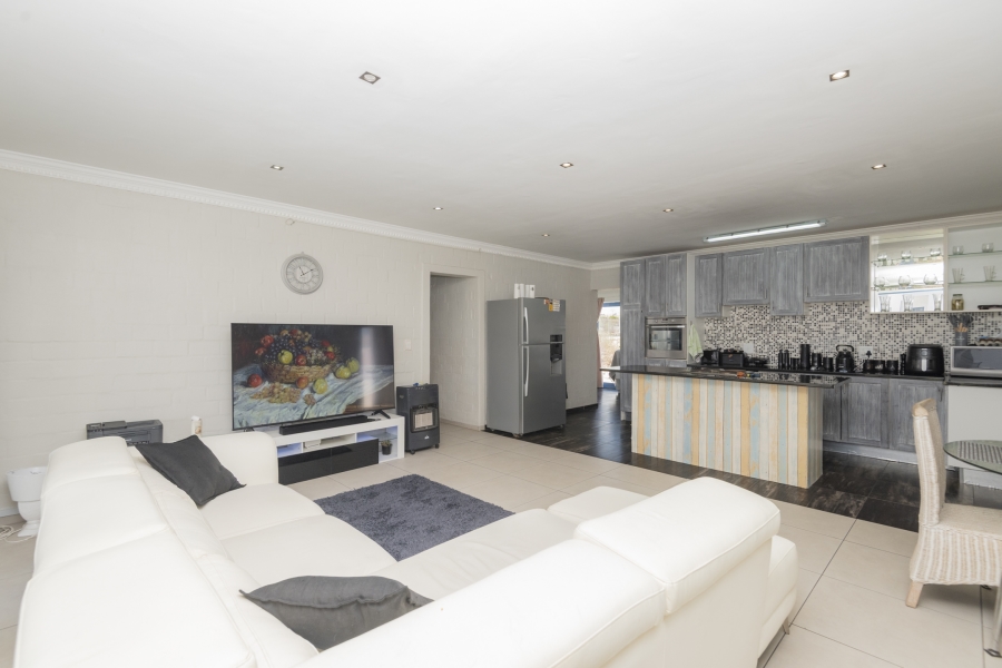 5 Bedroom Property for Sale in Blue Lagoon Western Cape